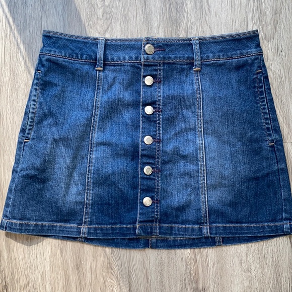 American Eagle Outfitters Dresses & Skirts - American eagle denim skirt